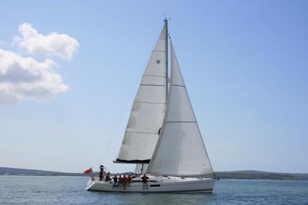 Hammersley Homes online auction - Solent sailing day 