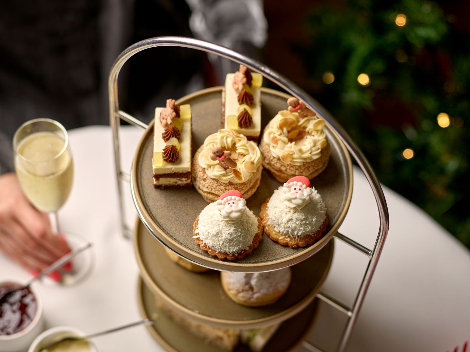 XMAS montagu arms july25272088 1500